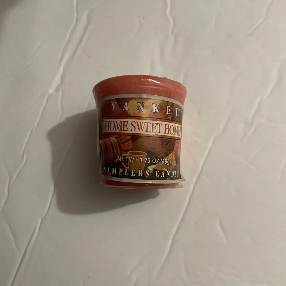 Yankee Candle Home Sweet Home Candle with Black Moose Candle Holder